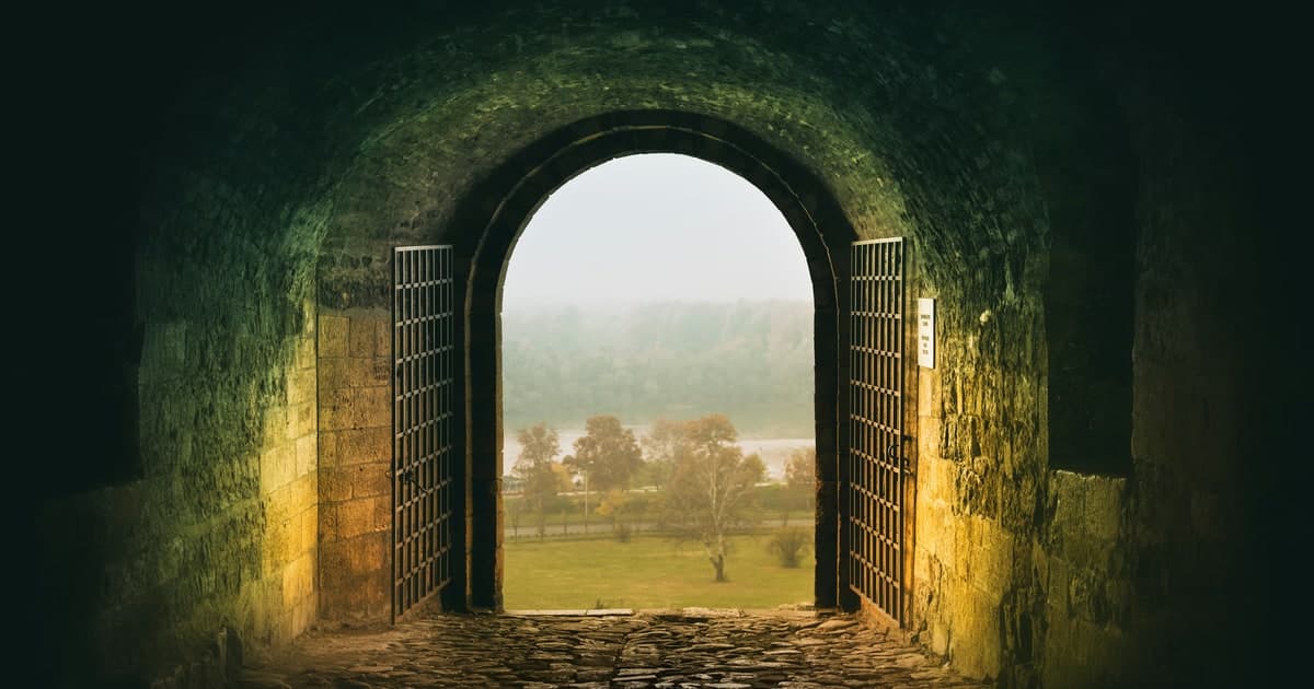 Featured image for Learning Gateway API: Building a Website to Master Kubernetes Networking